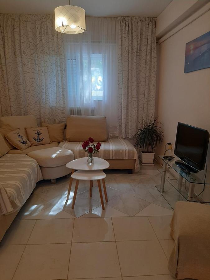 Cozy Flat In Nea Makriアパートメント エクステリア 写真
